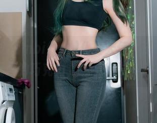 原图里Bambi(밤비)化身天使，资源就像藏匿的巧克力，想不想尝一口？