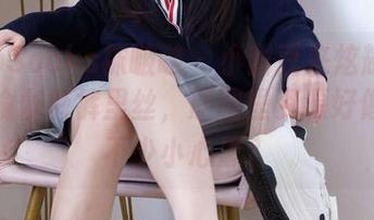 BoBoSocks袜啵啵 – 小甜豆来炫耀了！她的瑜伽裤裤里丝，原图里资源好像藏了不少小心思？