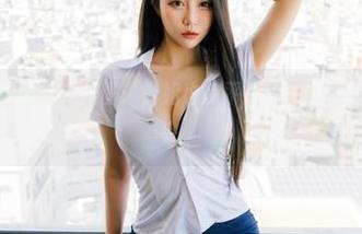 Bomi(普美)的最新美图：御姐也有平静的一面，让人想多看一会儿