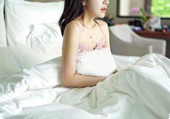 Feilin嗲囡囡 – PaPa妈咪的泳装写真，打破你对图片的传统认识！