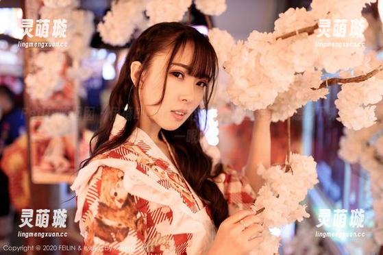 Feilin嗲囡囡-伊蓓Eva Feilin嗲囡囡 - 伊蓓Eva的最新写真,职业装让人想停下来多看一眼。