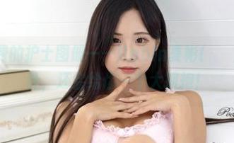 这里有免费的护士图册——Habin夏彬(하빈)不只会打针，还会给你一个大拥抱！