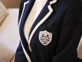 MFStar模范学院 – K8傲娇萌萌Vivian的收费旅拍——哦不，是免费图片，谁敢不拿？