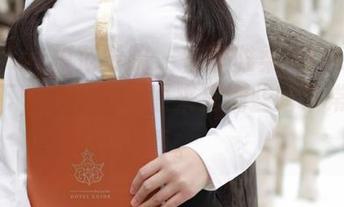 MFStar模范学院 – 在李雅柔182CM的镜头下，“校园”原来充满些啥平常的东西。