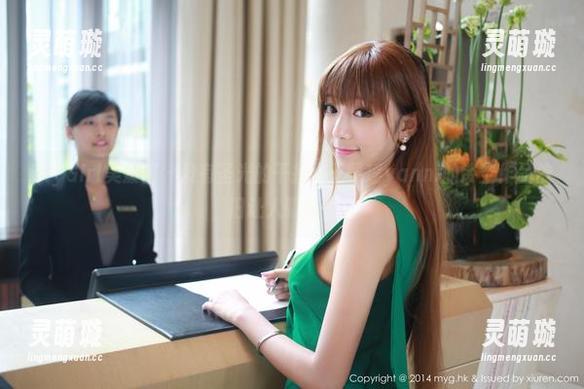 MyGirl美媛馆 - 没有圣光的干扰，王馨瑶yanni的镂空作品依旧让人眼前一亮