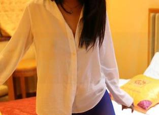ROSI提供的高清图库，嫩学妹制服，让人怀念的青葱岁月深入人心！