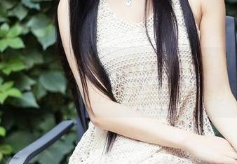 TouTiao头条女神 – 高清写真集中尹菲的自拍：你能认出她最爱的Pose吗？