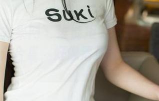 UGirls尤果网 – 谁能拒绝这种白色？何曼丽的写真合集，好像清晨的空气那么纯净。