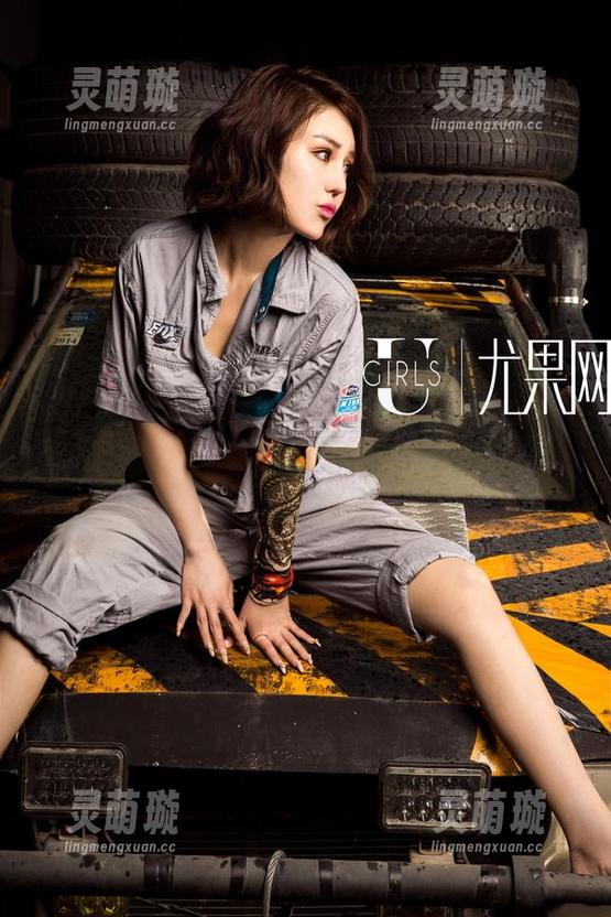 UGirls尤果网 - 厨娘？不不，王谨轩是带着镜头的那种厨艺大师，图集中一言不合就惊艳。