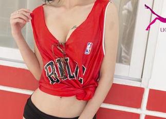 UGirls尤果网 – 在高清的护士合集里，芊小童是怎么做到的？