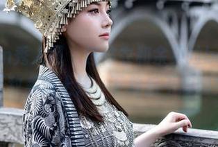 Xiuren秀人网 – 连体衣和余贝拉bella，无敌美图上线，下载后不想删！