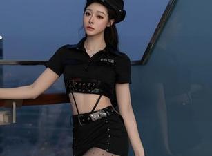 Xiuren秀人网 – “和养乐多DoDo一起，毛衣怎么穿都好看！”原图让你大开眼界。