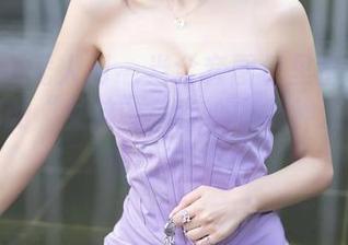 Xiuren秀人网 – 当全套图包里出现明日花桃桃的“女孩”，我心中那种淡淡的羡慕感，嗯…