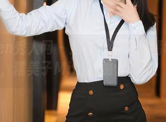 Xiuren秀人网 – 泡在泳池里的福利图集，糯美子Mini的搞怪瞬间！