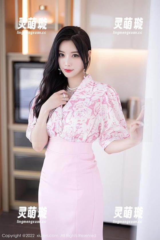 Xiuren秀人网-黄婧GIGI Xiuren秀人网 - 学姐黄婧GIGI的图片合集:一边缅怀,一边想着毕业后的“自由”。