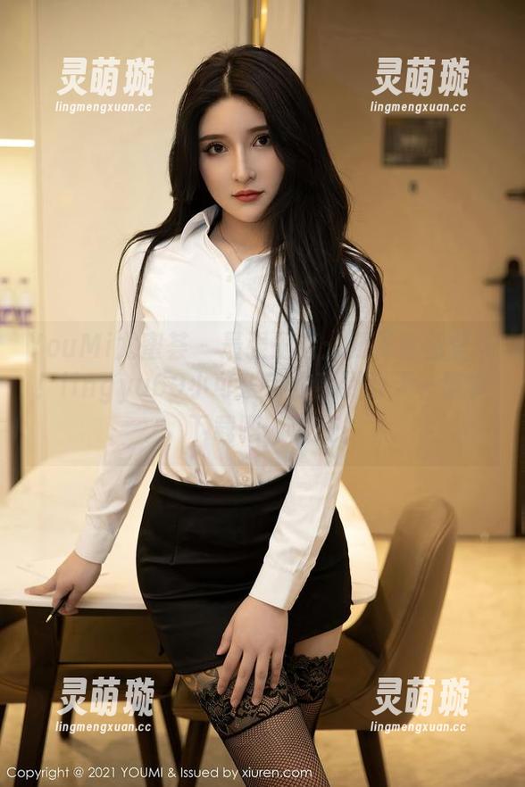 YouMi尤蜜荟 - 最强王者：夏天套图登场！lingyu69小可爱带你爽到夏天一整季，下载吧，速度！
