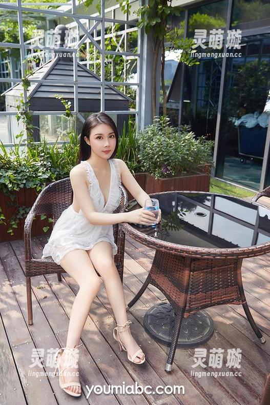 YouMi尤蜜荟 - 她是女王，最新作品让人忍不住想要跪拜？卓娅祺，真会玩。