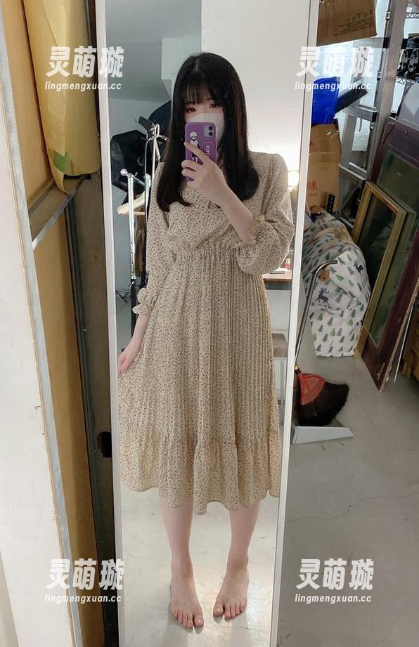 在饭店的黑私服风暴中，shimo霜月的图片下载让你随时在线！