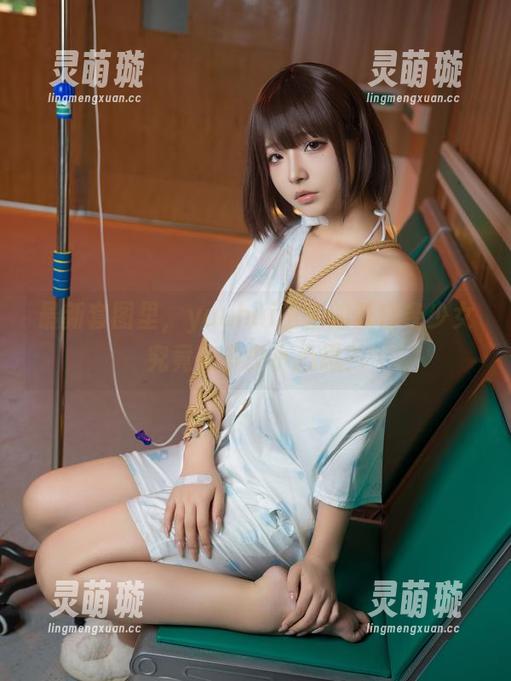 最新套图里，yuuhui玉汇的蓝白条少女究竟有多少小心思？
