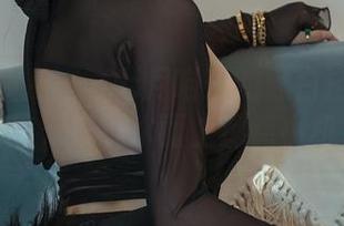 河流与妆点——七月喵子的黑白浴缸私拍图包，浮现水面上那点小机灵