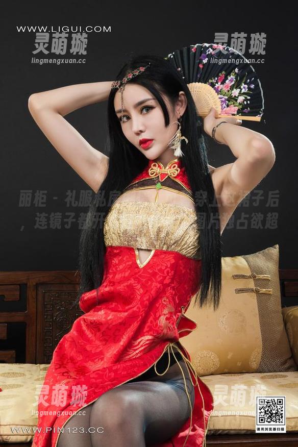 丽柜-可馨 丽柜 - 礼服私房剧情:可馨穿上这裙子后,连镜子都开始自恋,私人图片独占欲超强!