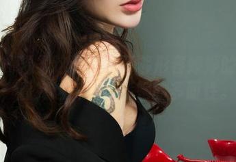 丽柜 – 温柔这词其实不够形容婷婷的魅力，看完这美图才懂她的多面性。