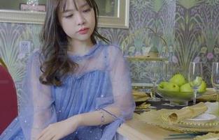 丽柜 – 在线静享小唐的白丝美图，悄悄说一句：“这是生命的腿尖！”
