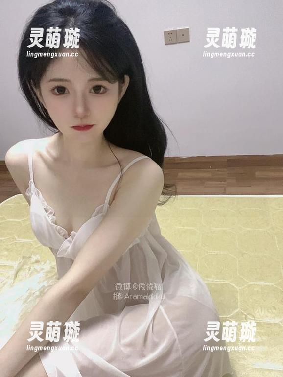 倦倦喵在“埃罗芒阿”的高清写真里，难道是在说“我想懒散几天”？