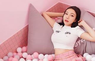 嗲囡囡 – 在海边，SiByl李思宁的高清写真集完美诠释了“沙子也想入镜”的含义。