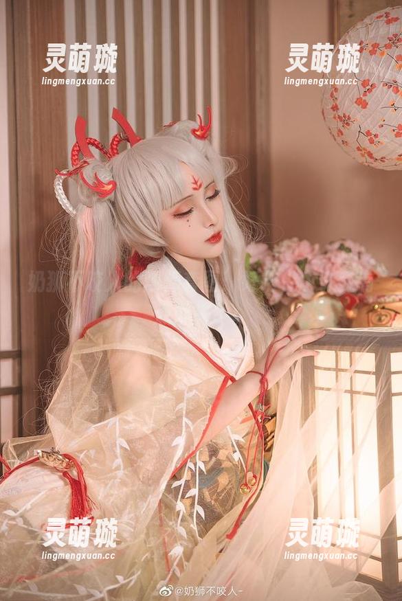 奶狮不咬人的雨师套图：好吧，也许我有点淋头了。