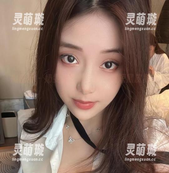 奶雯 微密圈 - 奶雯这定制写真,超短黑皮裙把我反向救了!