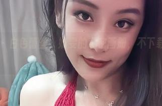 微密圈 – 白色蕾丝，奶雯的私密画册，不下载也难啊！