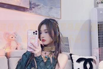 收集这份小小奶瓶儿的双马尾制服师生图包，谁说校园风格不迷人？