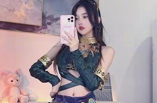 谁说小小奶瓶儿只会拍照，生日限定兔子从图库分享中跳出来了呢！