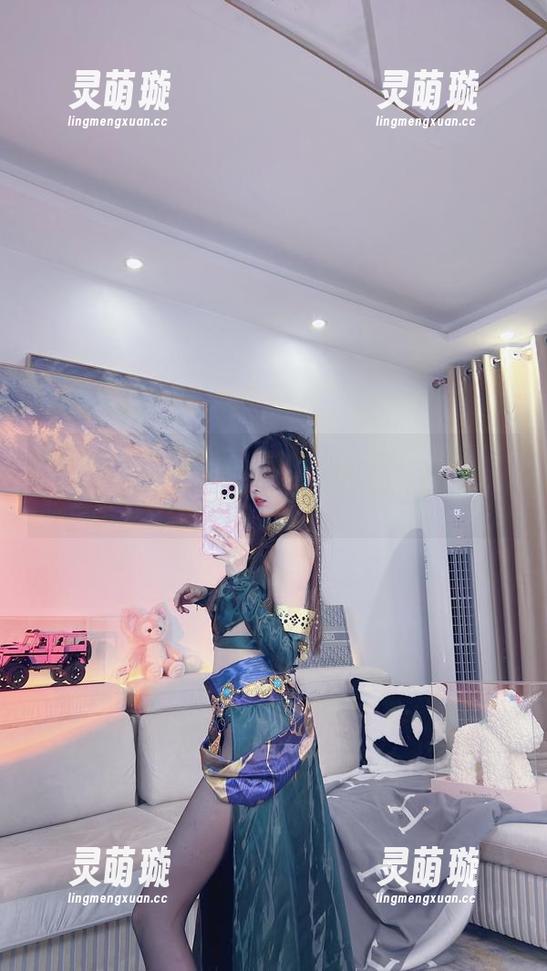 小小奶瓶儿的连衣裙套图，适合下载到手机出门时给别人逼格！