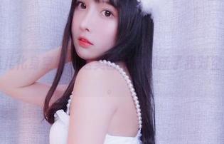 小小奶瓶儿化身空姐，这美图简直刷新了我对空姐的印象。