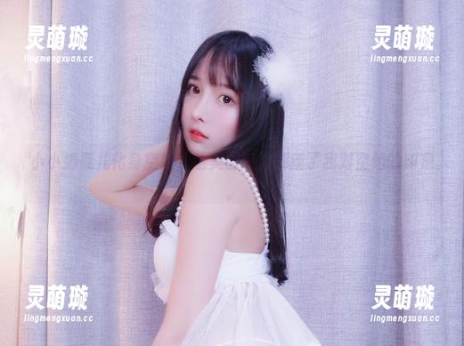 小小奶瓶儿化身空姐，这美图简直刷新了我对空姐的印象。