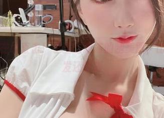 微密圈 – 在线直击！小玉吃果冻的腿美图，比我家的沙发还舒服