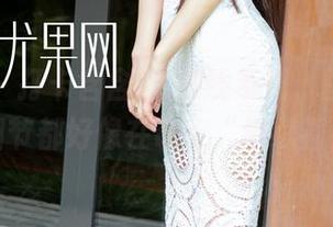 尤果网 – 打卡含含JK在线系列，图片里的每个细节都好像在说：“继续看！”。