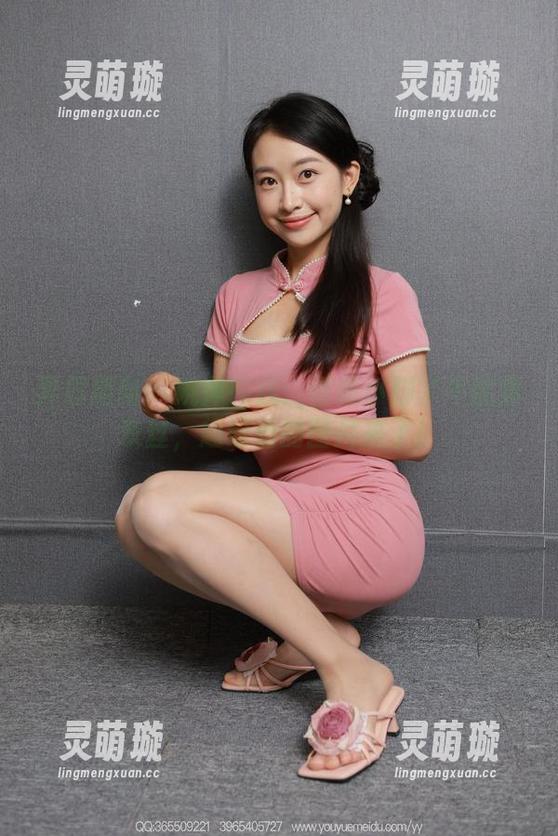 异思趣向-婉萍 异思趣向 - 婉萍在线:谁说小脚丫不能穿灰丝,超好看的图片来了!