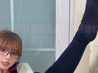微密圈 – 这张图片里藏着张思允和她的黑丝礼服，不下载真亏！