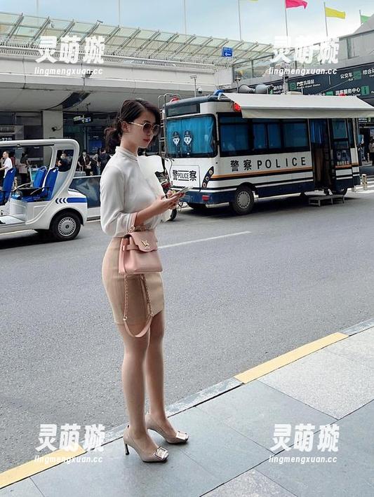 微密圈 - 张老师的图库：一年一度的“闹腾”篮球和足球狂欢