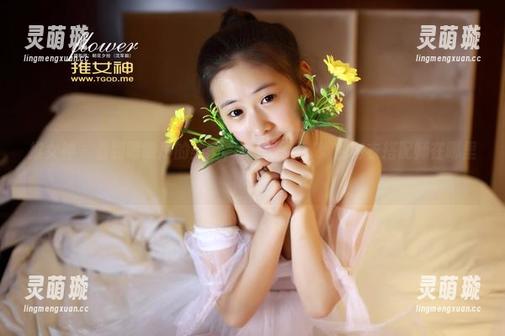 推女神 - 看到谭晓彤的美图，我只想问：她的内衣搭配师在哪里？
