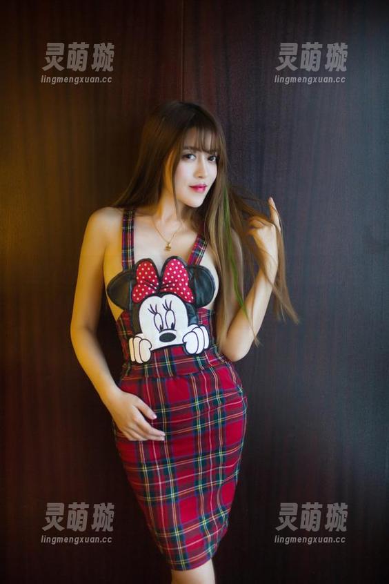 推女郎 - 艾栗栗的天台原图，谁能拒绝尘封的俯瞰美景？下载这些视角吧。