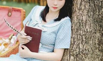 看是依酱吖的裸足，写真集精选，难道我该换拼图了？