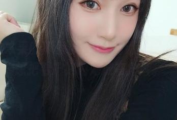 木之本果的真爱粉4月，高清壁纸，真不想把看护妇的她放在角落。