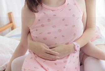 森萝财团 – 小梓的图片分享，这身运动装，我只想说“好意思吗？”