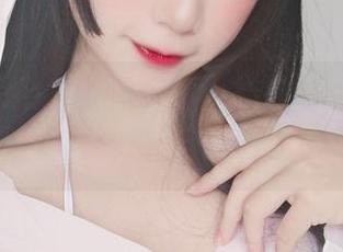 全套裸足，樱落Selena的原图说的不只是“美”，还有些小情绪。