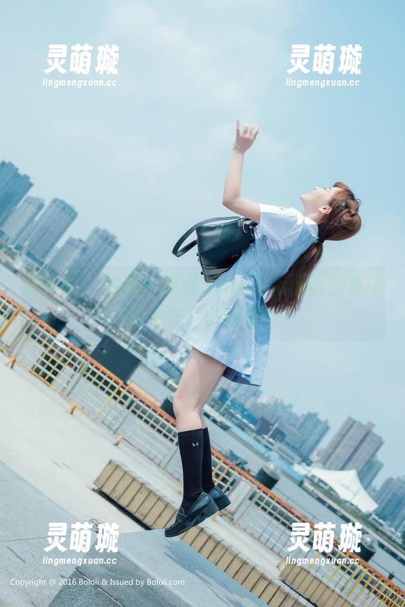 波萝社-许诺Sabrina 波萝社 - 猜猜?许诺Sabrina最新图集中的毛衣有多好看?