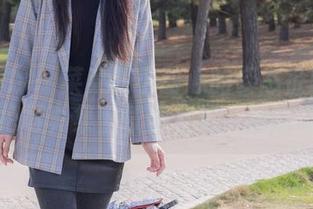 物恋传媒 – 菜菜用小甜心的姿态征服山野，把写真集下载回家吧，别偷懒！